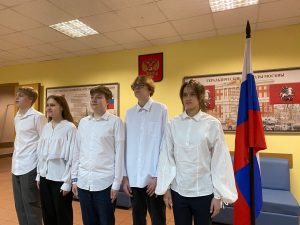 Торжественную линейку провели в школе №498