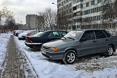 Парковки в районе очистили от снега сотрудники «Жилищника»