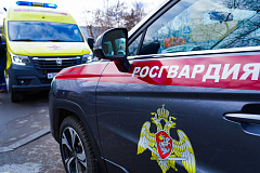 Столичные росгвардейцы помогли жениху вовремя добраться до алтаря