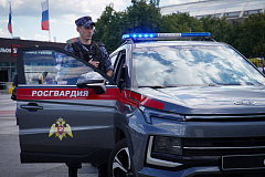 Столичные росгвардейцы поздравили труженика тыла с 95-летием