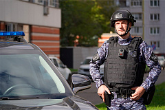 Московские росгвардейцы задержали мужчину с наркотиками в хостеле