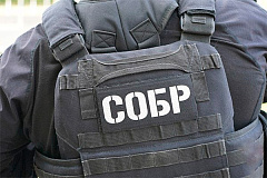 Сотрудники Росгвардии оказали помощь девушке, пострадавшей от наезда автомобиля в центре Москвы